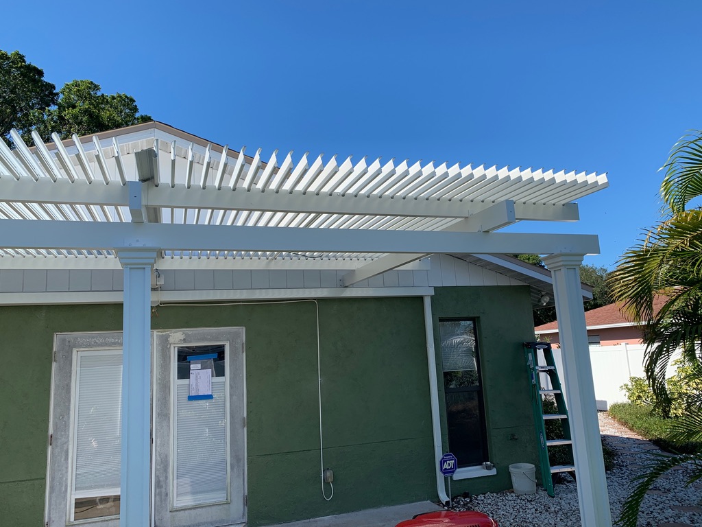 retractable pergola, louvered roof, retractable cabana, retractable roof