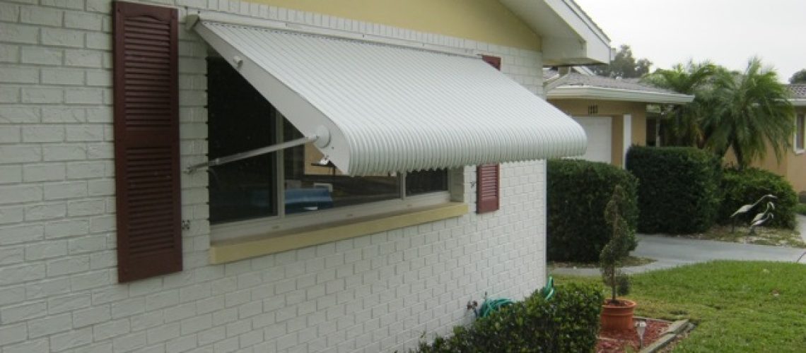 Metal_Clamshell_Awning_Clearwater_-_Hannah