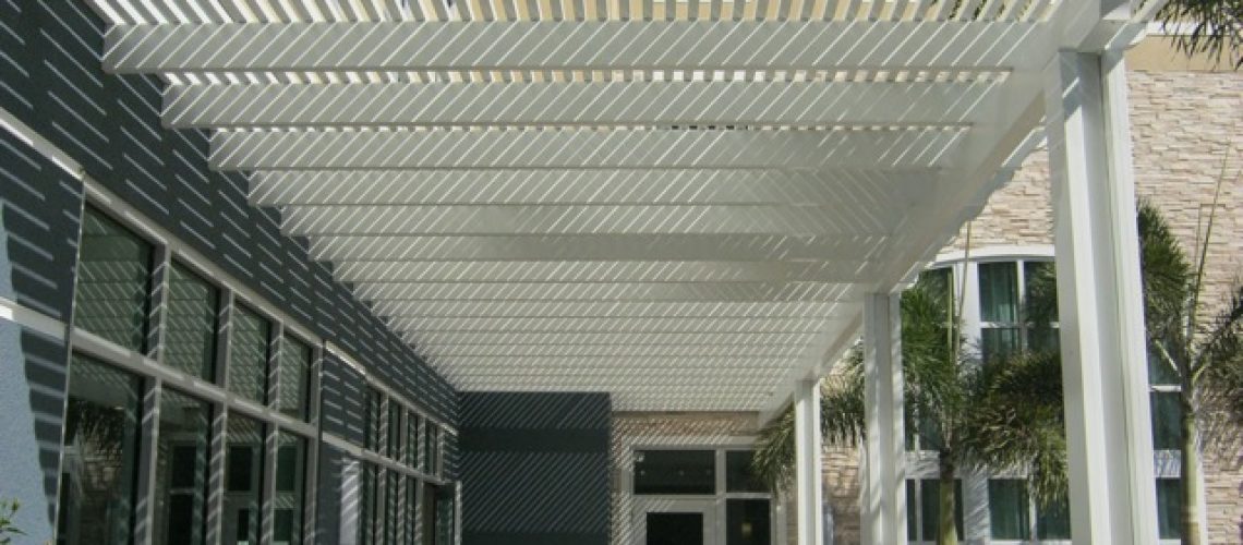 pergola_shade_st_petesbrug_-_Staybridge